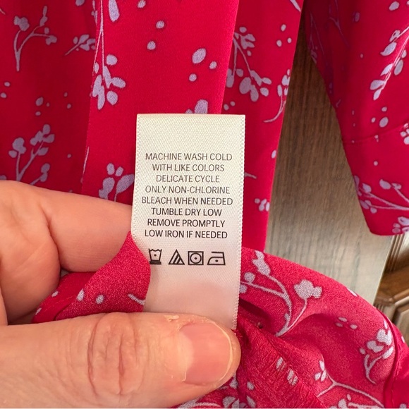 The Pioneer Woman Micro Ruffle Tiered Tunic S P2P 18-19” red w/blue floral boho - Picture 10 of 13